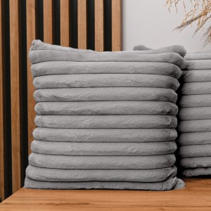 Dekorační povlak na polštář 45x45 cm v barvě šedá z imitace kožíšku s prošíváním