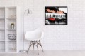 Plakat w ciemnej ramie