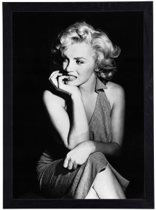 Moderní obrázek v černém rámu 50x70 cm - Marilyn Monroe 3