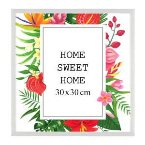 Dřevěný fotorámeček v bílé barvě o rozměru 30×30 cm