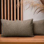 Dekorační povlak na polštář 30x50 cm z hnědé žinylkové tkaniny s texturou