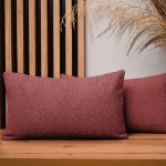 Dekorační povlak na polštář 30x50 cm v jahodové barvě z texturované žinylkové látky