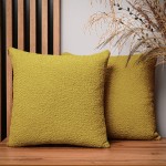 Dekorační povlak na polštář 45x45 cm ve žluté barvě z texturované žinylkové látky