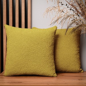 Dekorační povlak na polštář 45x45 cm ve žluté barvě z texturované žinylkové látky