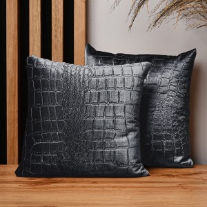 Dekorační povlak na polštář 30x30 cm z antracitové velurové tkaniny s reliéfním vzorem „krokodýlí kůže“