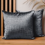 Dekorační povlak na polštář 40x40 cm z antracitové velurové tkaniny s reliéfním vzorem "krokodýlí kůže"