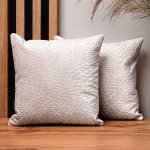 Dekorační povlak na polštář 30x30 cm z pudrově růžové velurové látky s texturou „kapek“