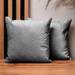 Dekorační povlak na polštář 30x30 cm z šedé velurové látky s texturou „kapek“