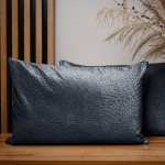 Dekorační povlak na polštář 40x60 cm z šedomodré velurové tkaniny s texturou "kapek"