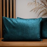 Dekorační povlak na polštář 40x60 cm z tyrkysové velurové látky s texturou "kapek"