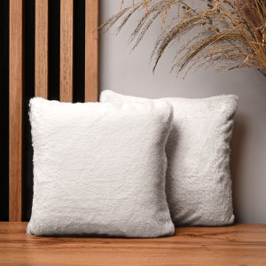 Dekorační povlak na polštář 30x30 cm ve světle šedé barvě v imitaci kožešiny