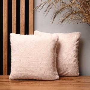 Dekorační povlak na polštář 30x30 cm ve světle růžové barvě s imitací kožešiny