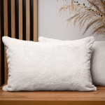 Dekorační povlak na polštář 40x60 cm ve světle šedé barvě v imitaci kožešiny