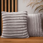 Dekorační povlak na polštář 40x40 cm z imitace kožešiny v barvě holubice s prošíváním