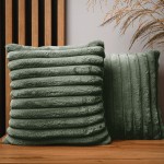 Dekorační povlak na polštář 40x40 cm v zelené imitaci kožešiny s prošíváním