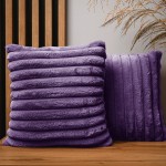 Dekorační povlak na polštář 40x40 cm z fialové imitace kožešiny s prošíváním