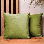 Dekorační povlak na polštář 30x30 cm z olivově zelené velurové látky