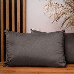 Dekorační povlak na polštář 40x60 cm z hnědé velurové tkaniny