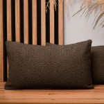 Dekorační povlak na polštář 40x80 cm ze žinylkové tkaniny s čokoládovou texturou