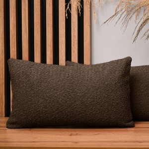 Dekorační povlak na polštář 40x80 cm ze žinylkové tkaniny s čokoládovou texturou