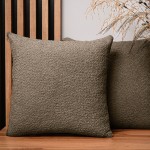 Dekorační povlak na polštář 55x55 cm z hnědé strukturované žinylkové látky