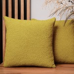 Dekorační povlak na polštář 55x55 cm ve žluté barvě z texturované žinylkové látky