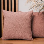Dekorační povlak na polštář 55x55 cm z lososově zbarvené strukturované žinylkové tkaniny