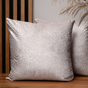 Dekorační povlak na polštář 45x45 cm z pudrově růžové velurové látky s texturou "kapek"