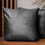 Dekorační povlak na polštář 50x50 cm z šedé velurové tkaniny s texturou "kapek"
