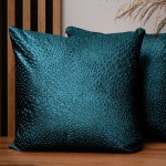 Dekorační povlak na polštář 50x50 cm z tyrkysové velurové látky s texturou "kapek"