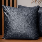 Dekorační povlak na polštář 55x55 cm z šedomodré velurové tkaniny s texturou "kapek"