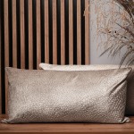 Dekorační povlak na polštář 40x80 cm z béžové velurové tkaniny s texturou "kapek"