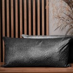 Dekorační povlak na polštář 40x80 cm z šedé velurové tkaniny s texturou "kapek"