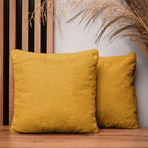 Dekorační povlak na polštář 35x35 cm ve žluté barvě v imitaci kožešiny