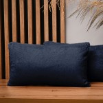 Dekorační povlak na polštář 30x50 cm v tmavě modré barvě v imitaci kožešiny