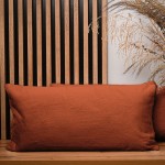 Dekorační povlak na polštář 40x80 cm v tmavě oranžové barvě s imitací kožešiny