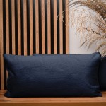 Dekorační povlak na polštář 40x80 cm v tmavě modré barvě v imitaci kožešiny