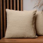 Dekorační povlak na polštář 50x50 cm z imitace kožešiny v pískové barvě