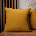 Dekorační povlak na polštář 50x50 cm ve žluté barvě v imitaci kožešiny