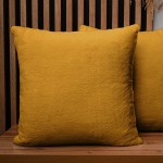 Dekorační povlak na polštář 55x55 cm ve žluté barvě s imitací kožešiny