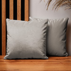 Dekorační povlak na polštář 30x30 cm ze světle šedé velurové tkaniny